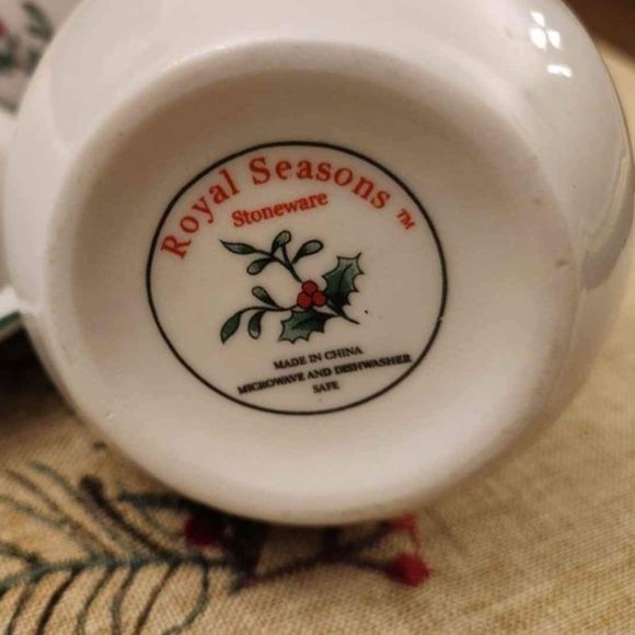 Holiday Royal Seasons Kitchen Ceramic Table Top Accessories - Picture 3 of 3